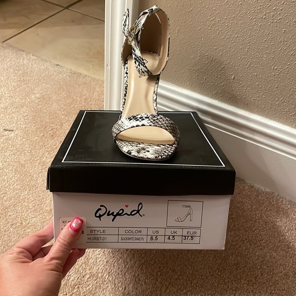 Qupid hurst-01, black/white sexy heel - Picture 2 of 7